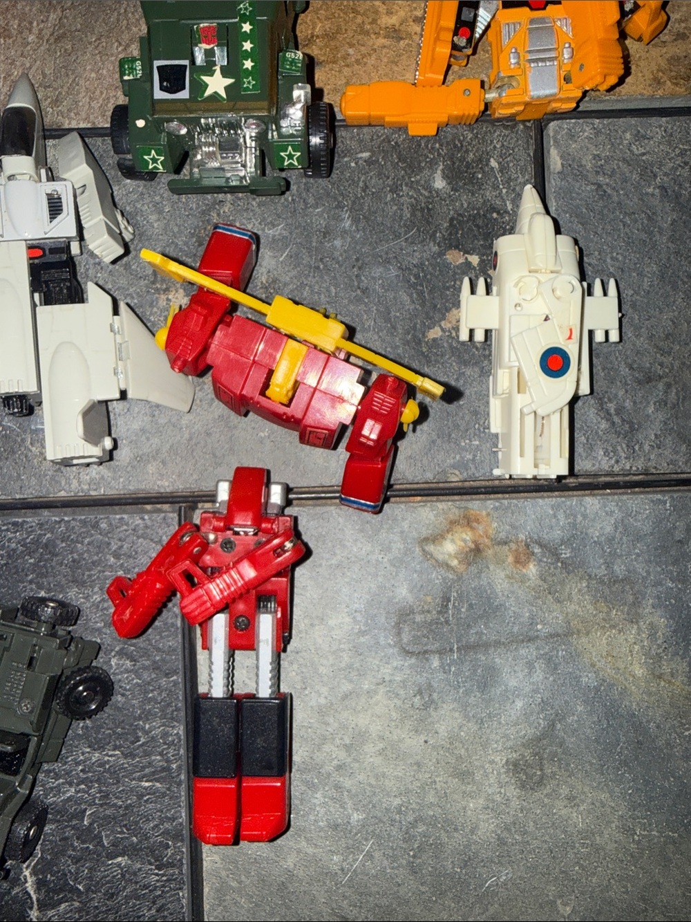 1980s Transforming Toy Vehicle & Robot Mix - Multi-Color Playset - Picture 4 of 6